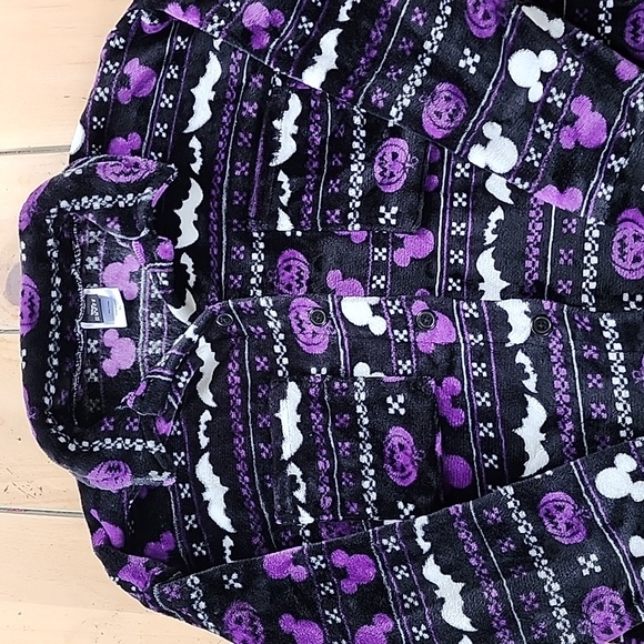 NWOT Disney Halloween Mickey Mouse & Friends Button Up Top Black Purple Sz XL - Picture 3 of 11